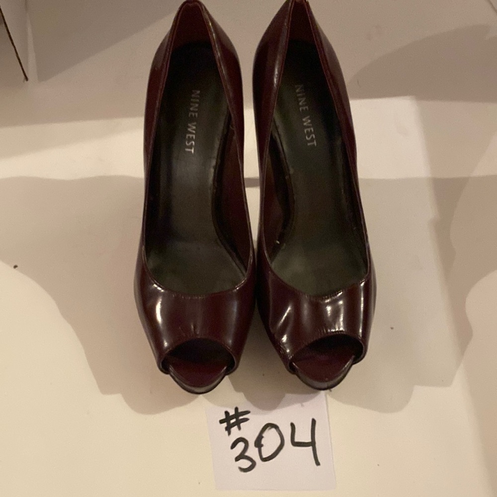 Nine West burgundy leather heels. Size 7. Heel height 4.25 inch heels.